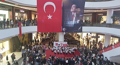 Uğur Okulları 29 Ekim'i Dolu Dolu Kutladı