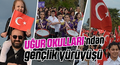 Samsun Uğur Okulları'ndan Gençlik Yürüyüşü