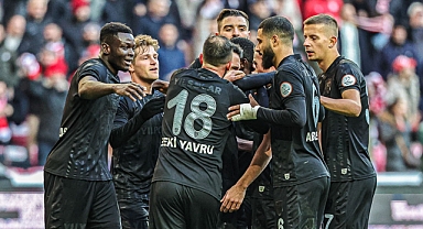 Samsunspor Sivasspor'u 2-0 Yenip Ateş Hattından Çıktı